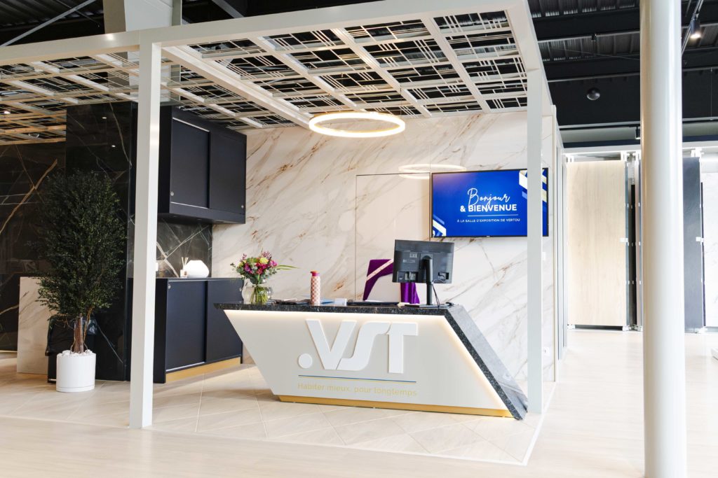 Comptoir d'accueil sur mesure réalisé par les équipes d'agencement d'AG Dynamics